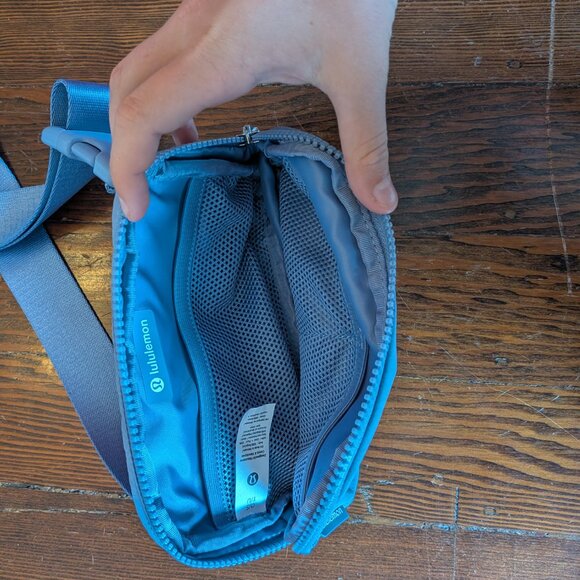 Lululemon Everywhere Belt Bag 1L. Rare color Blue Willow. Hardly used, as new. - Picture 3 of 4